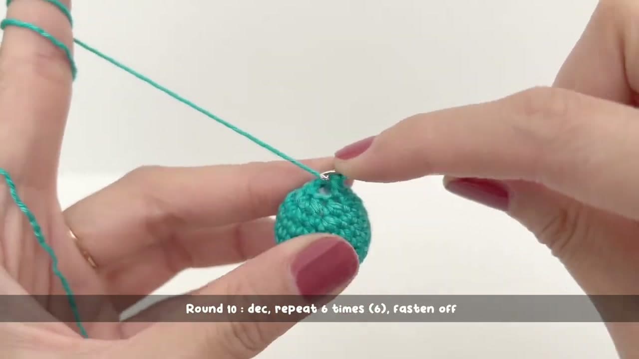 Step 6: Step 6: Close the Body and Fasten Off