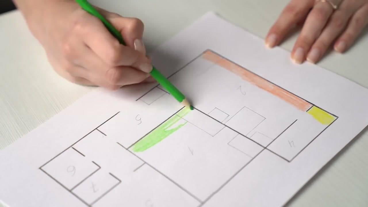 Step 4: Step 4: Pack an Essentials Tote and Color-Label Every Box