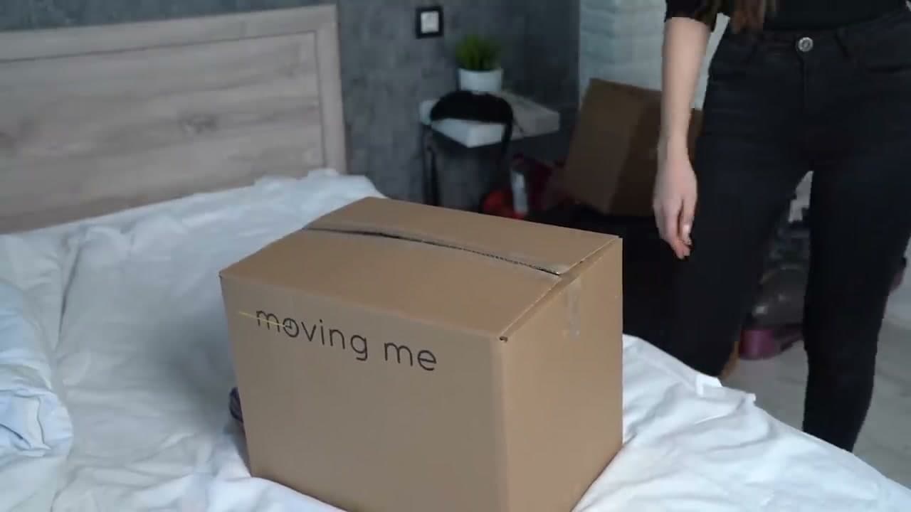 Step 6: Step 6: Protect Breakables and Use Suitcases and Garbage Bags